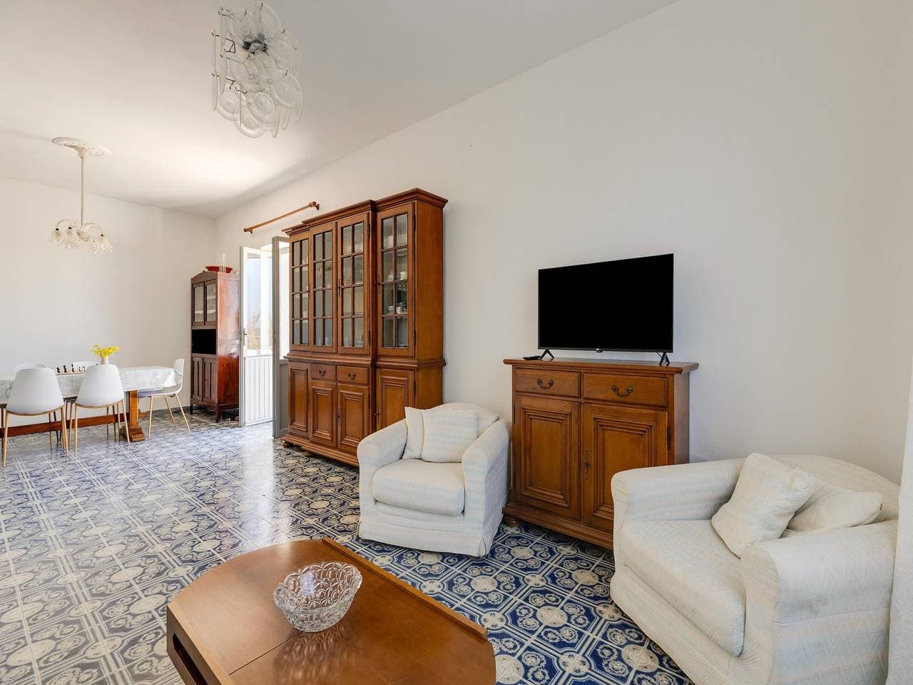Foto 4 von 40: Villa mit Terrasse und Klimaanlage und Meerblick