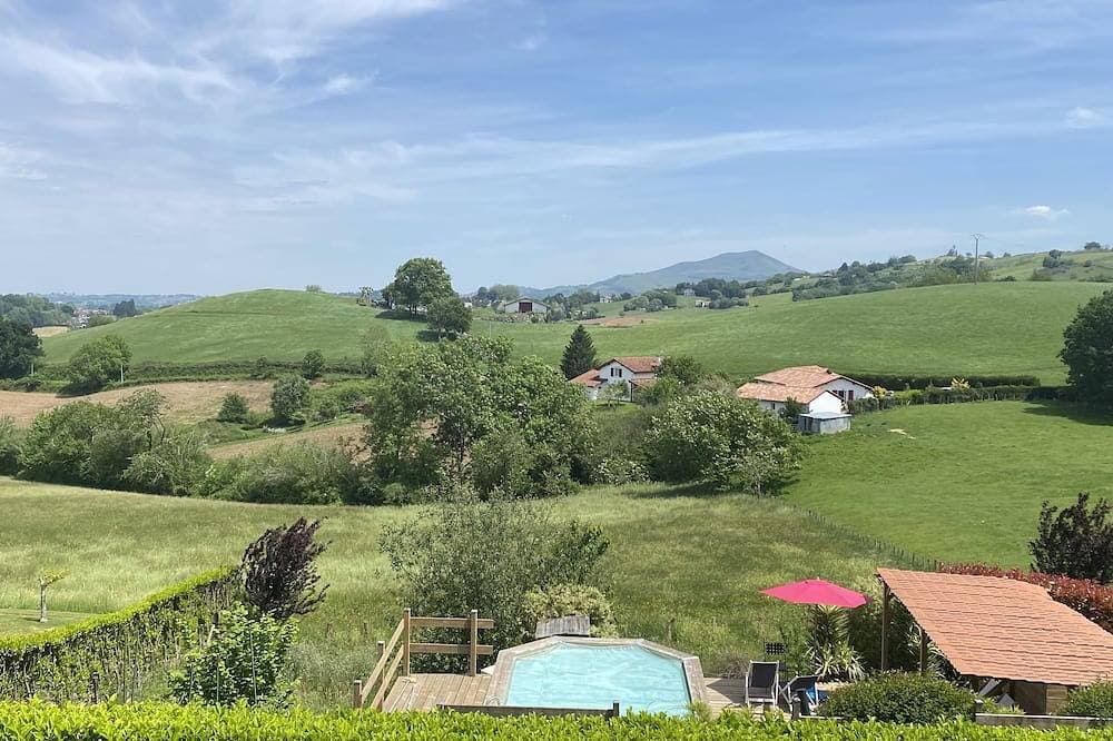 Classic Basque-Family Friendly, Swimming pool, Air conditioned, Quiet, Pastoral 1