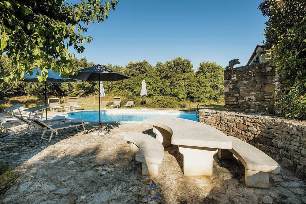Foto 6 von 30: Rustikale Villa mit Pool für 10 Gäste