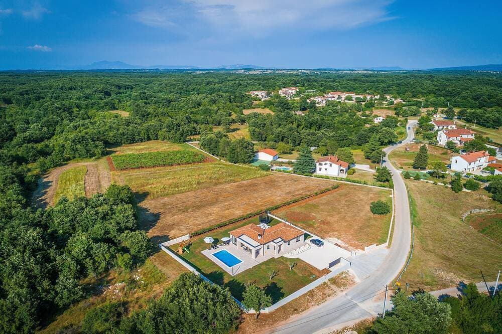 Foto 4 von 30: Neubau Villa Vitis Vitae ***** 1. 400m2 Gartenfläche, Zentralistrien