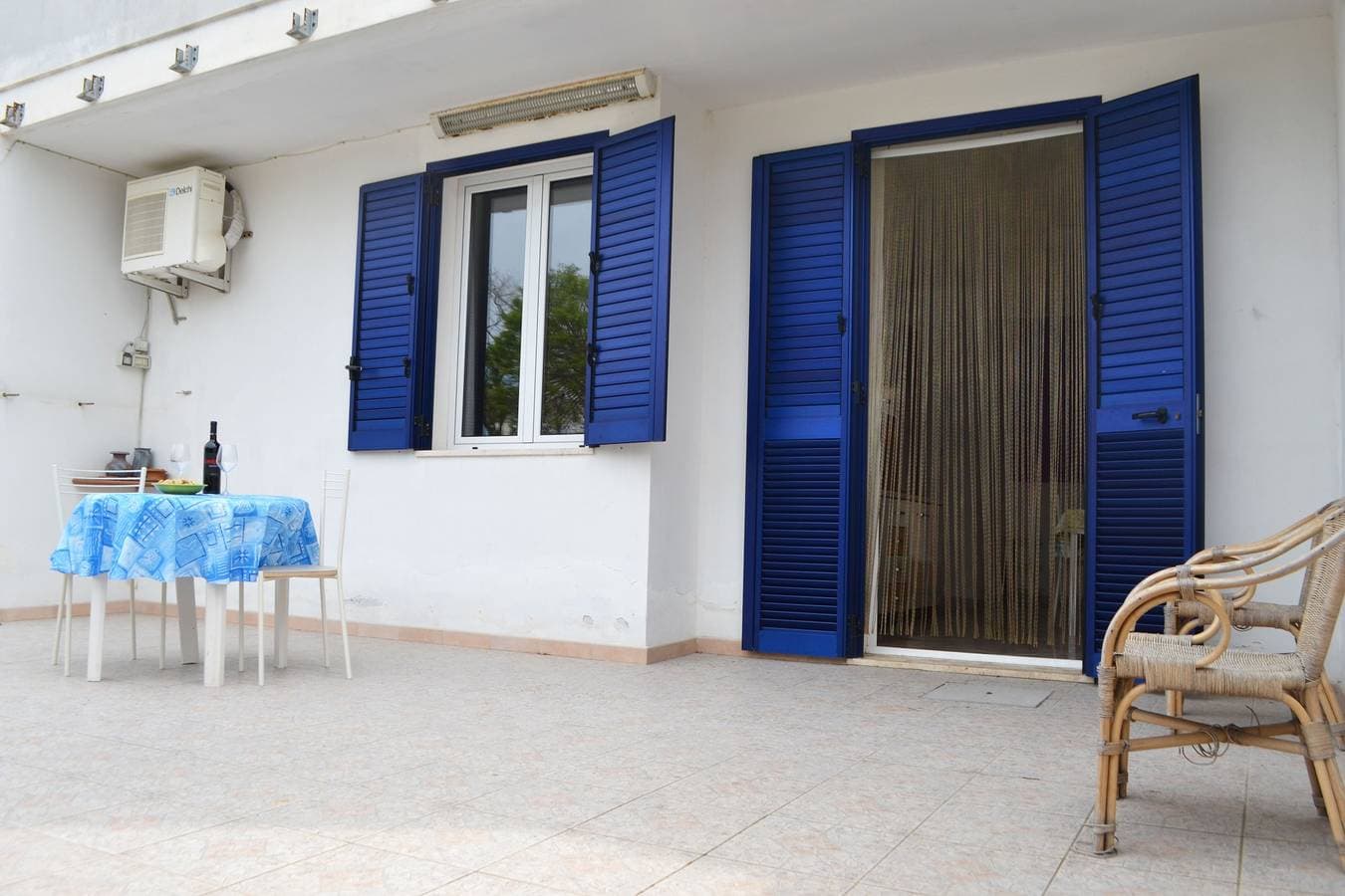 Foto 4 von 33: Bezauberndes Strandhaus mit großen Terrassen und Garten
