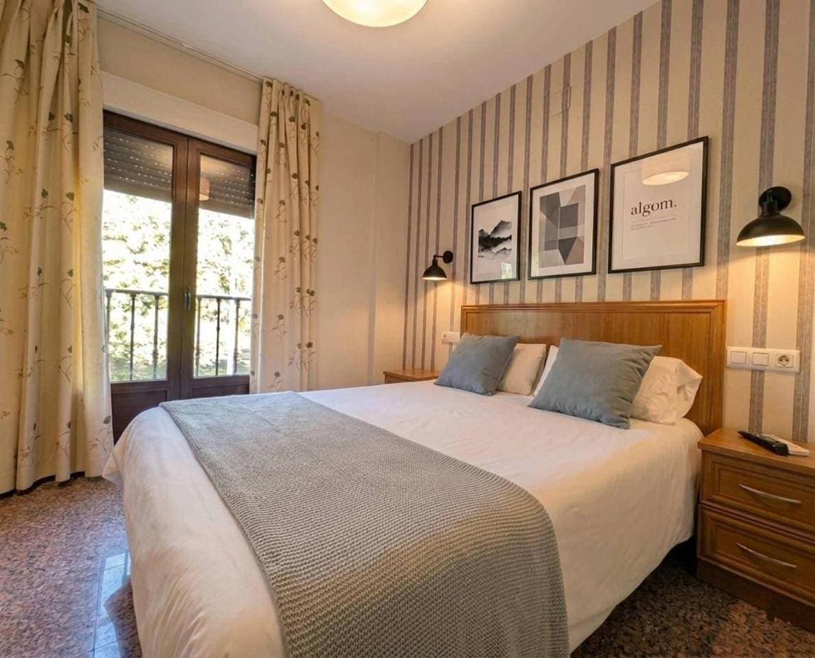 Foto 12 von 14: Double Room with Air  Conditioning and Private Bathroom