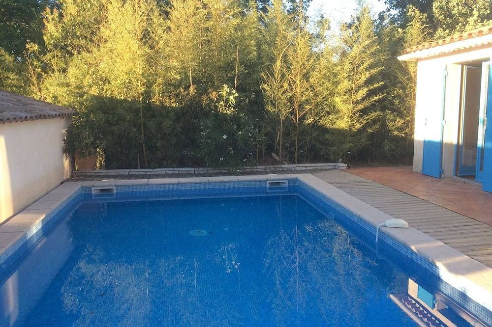 Schöne ländliche Villa in privaten Garten mit beheiztem Außenpool 1