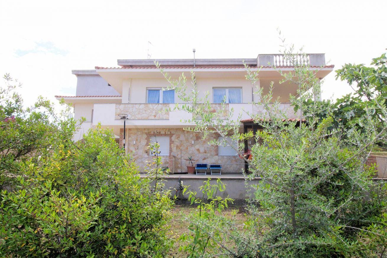 Foto 13 von 36: Ferienhaus für 7 Personen mit Balkon/Terrasse