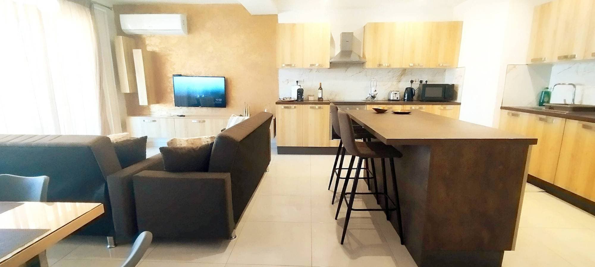 Foto 13 von 51: GrandBlue Vista Premier Ferienwohnung direkt am Meer