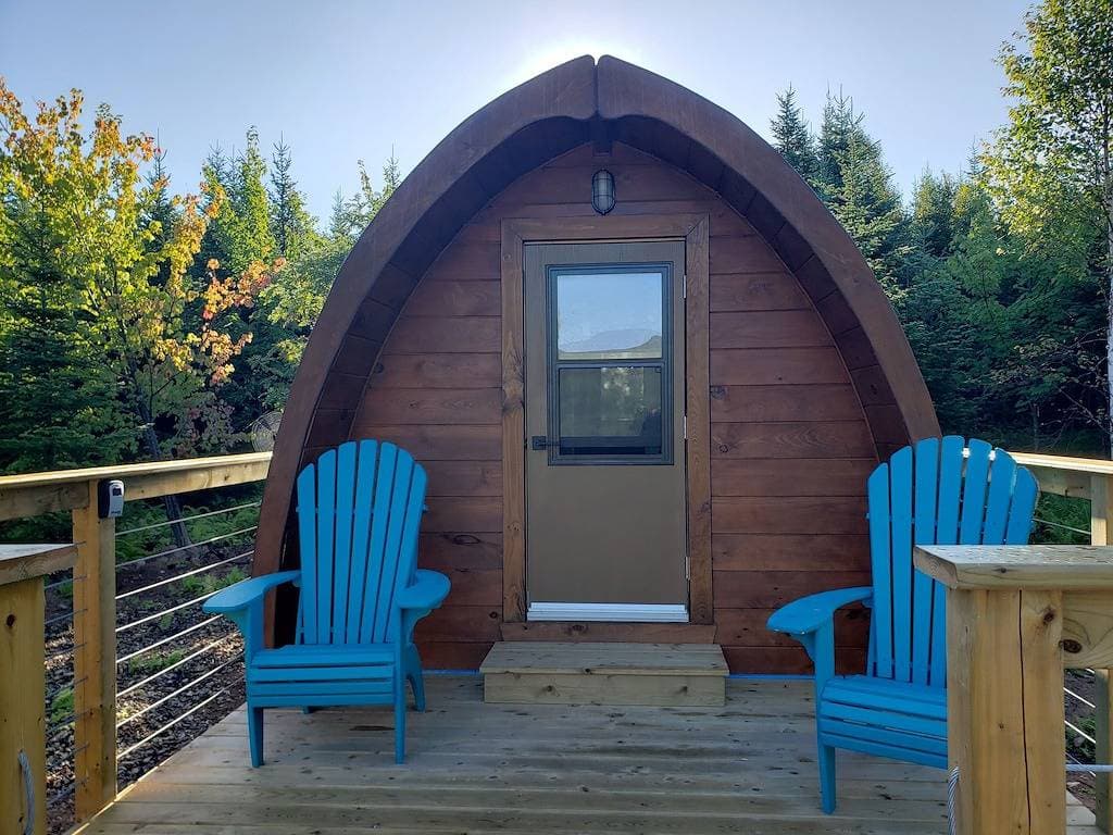Foto 3 von 6: Puffin Pod Hike-In Sleeping Pod at Sally's Brook Off-Grid Luxury Cabins