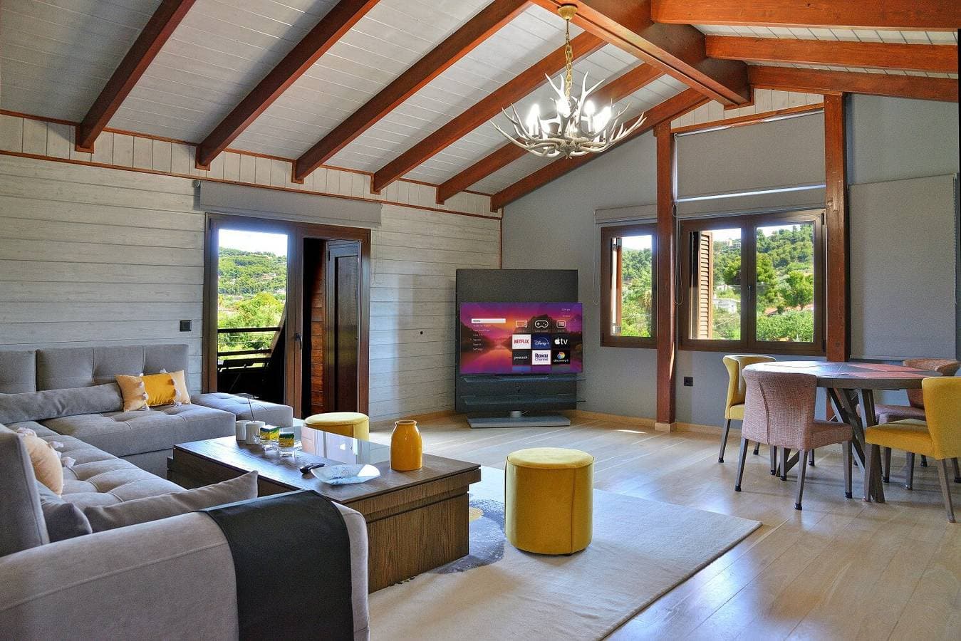 Foto 5 von 32: Ferienwohnung 'Pool Villa Desmira' mit Meerblick, Wi-Fi und Klimaanlage