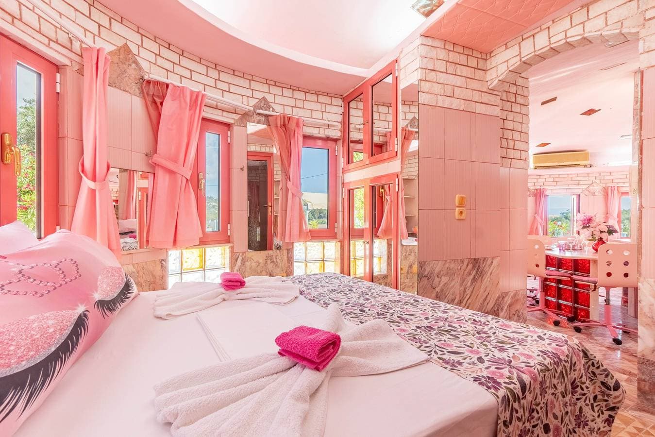 Foto 9 von 24: Ferienwohnung 'Paco's Resort Barbie House' mit Meerblick, WLAN und Klimaanlage