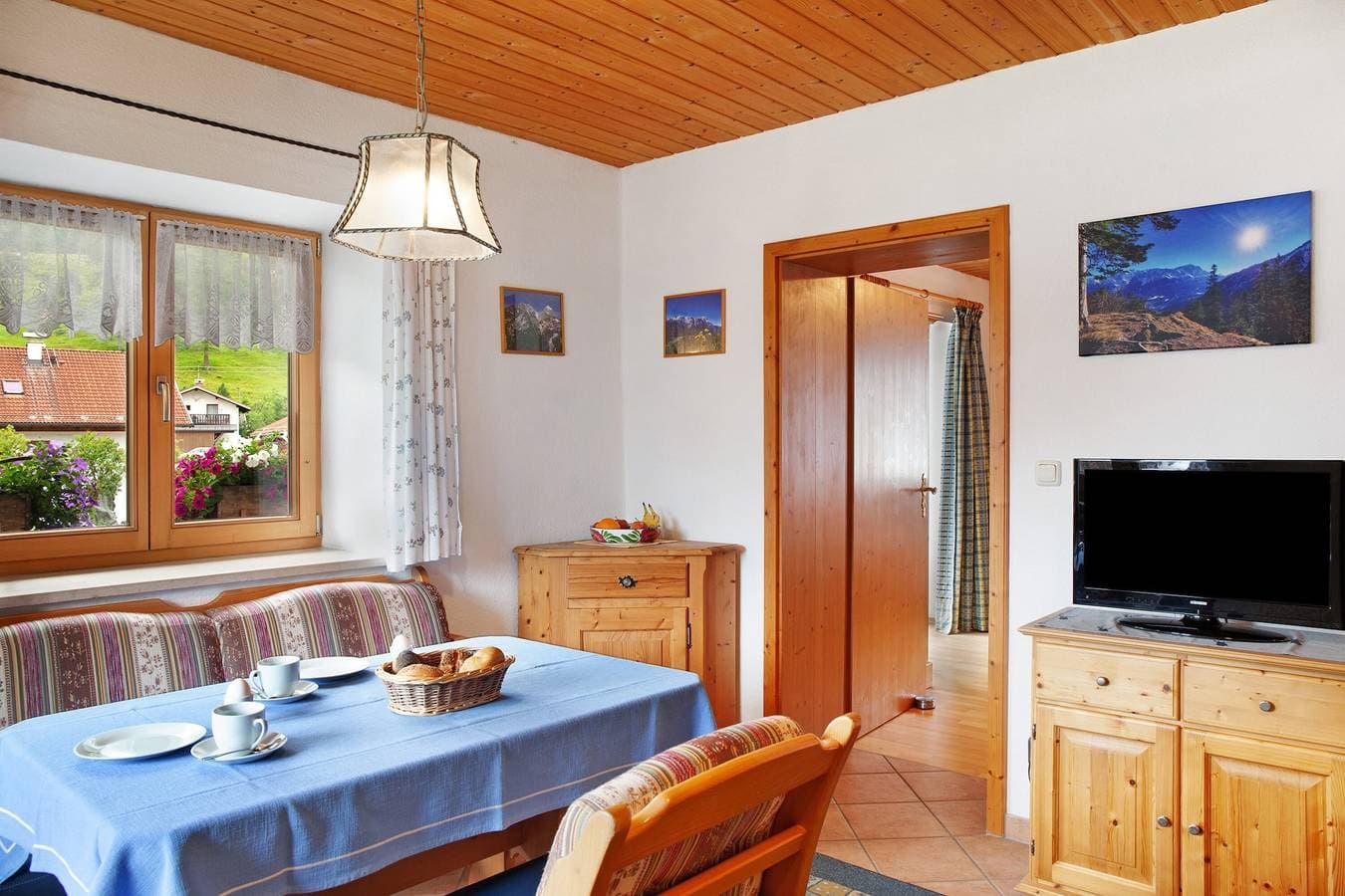 Foto 3 von 31: Ferienwohnung "Alpspitze" mit Bergblick, Balkon und WLAN