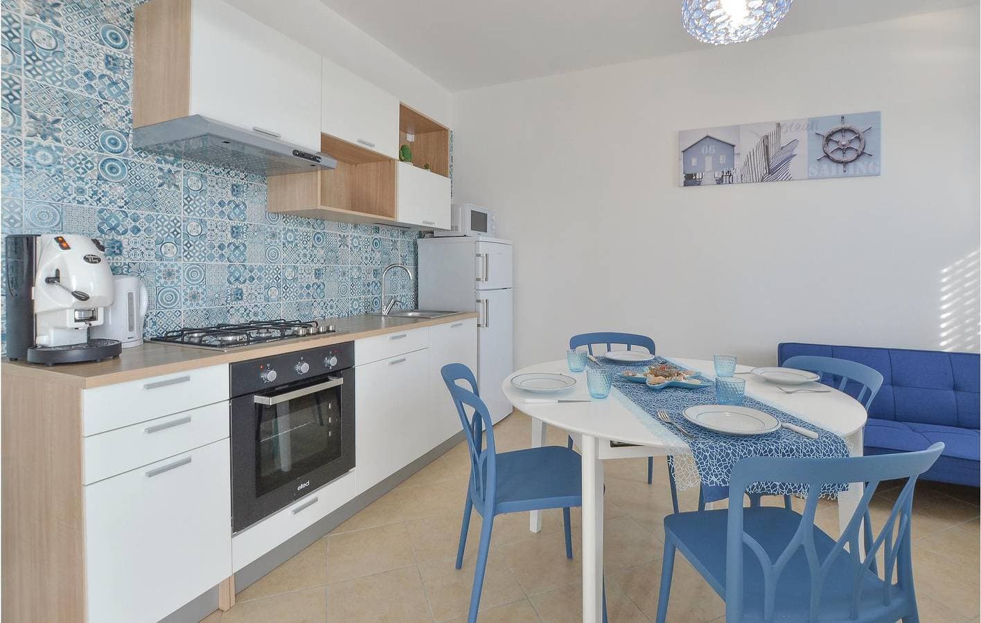 Foto 5 von 16: Appartement am Strand: AC, Parkplatz, Terrasse