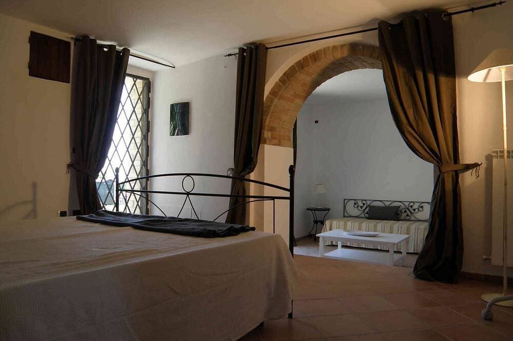 Foto 5 von 30: Villa mit Pool, nicht weit vom Meer, ruhig gelegen, mit herrlichem Ausblick