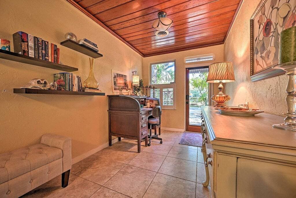 Foto 2 von 44: Riverfront Getaway w/ Hot Tub & Game Room!