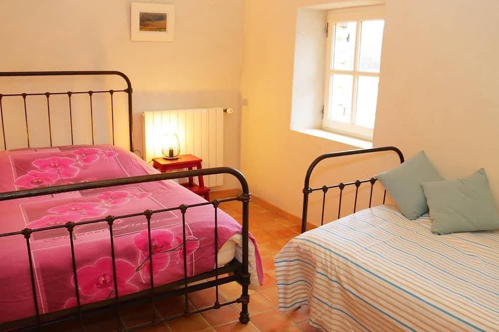 Foto 5 von 30: Großes Ferienhaus mit Pool im wunderschönen provenzalischen Mas, 2 km vom Dorf Banon entfernt