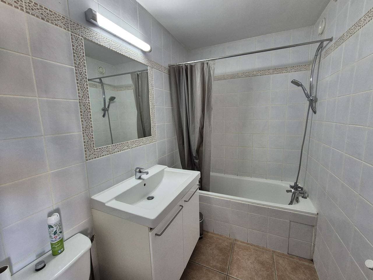 Foto 12 von 17: Klimatisierte Wohnung mit Terrasse, Privatparkplatz, Residenz mit Swimmingpool