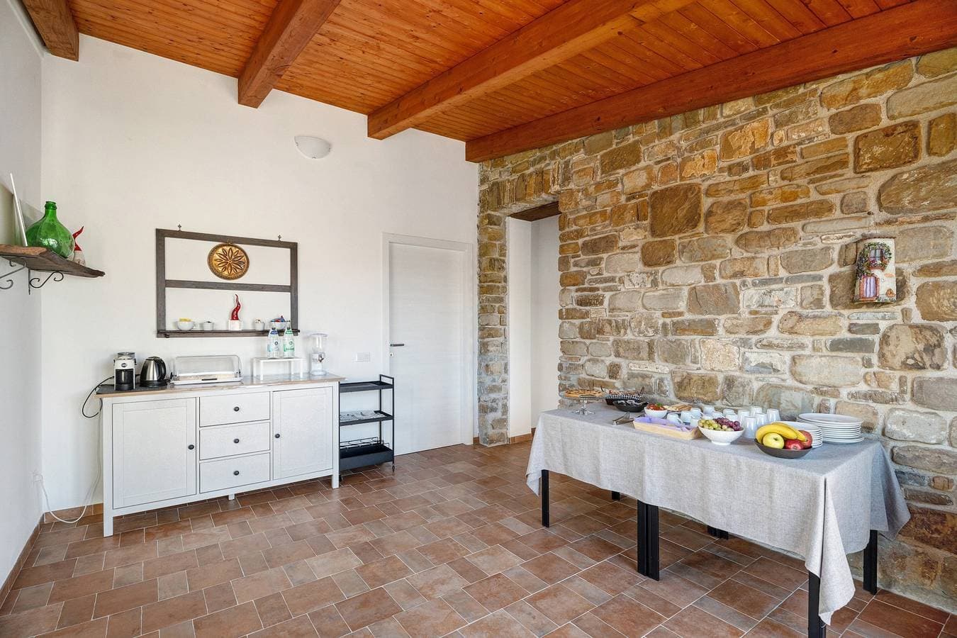 Foto 9 von 41: Apartment Ulivo mit Poolblick, Meerblick, WLAN und Klimaanlage