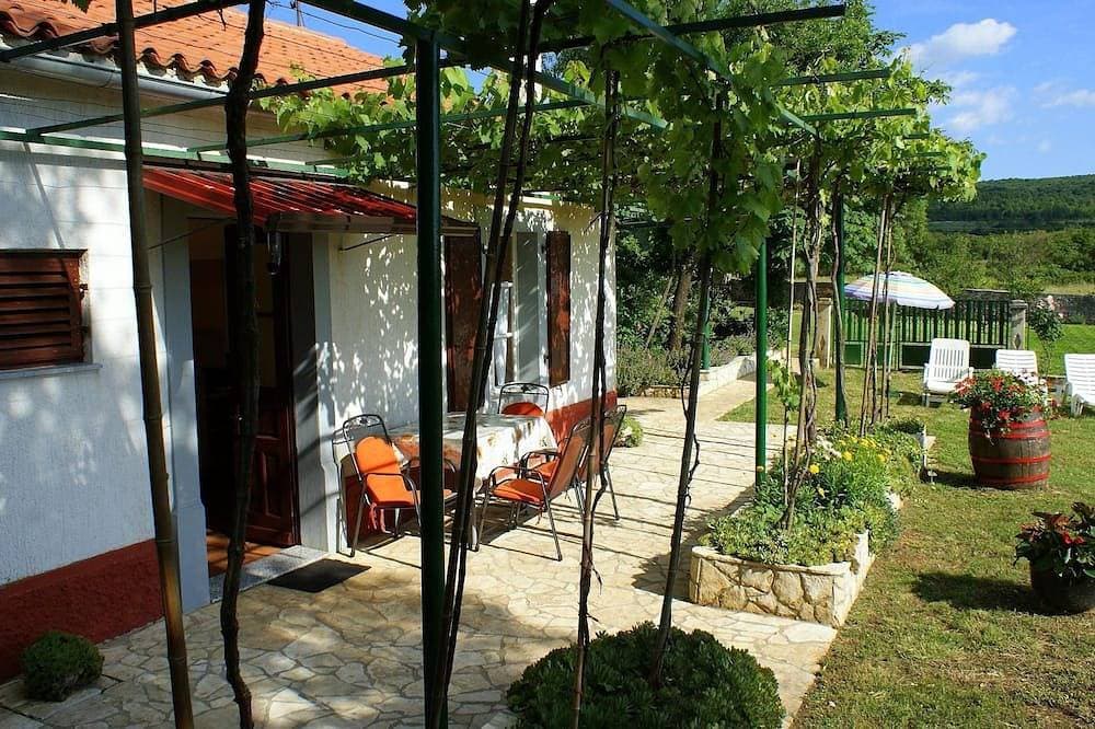 Foto 12 von 15: Freistehendes Haus Violeta mit weitläufigen Garten