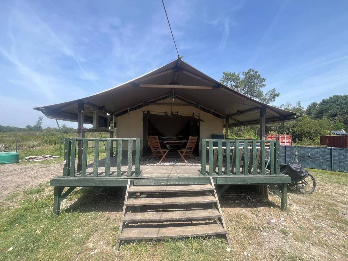 Foto 2 von 10: Tent