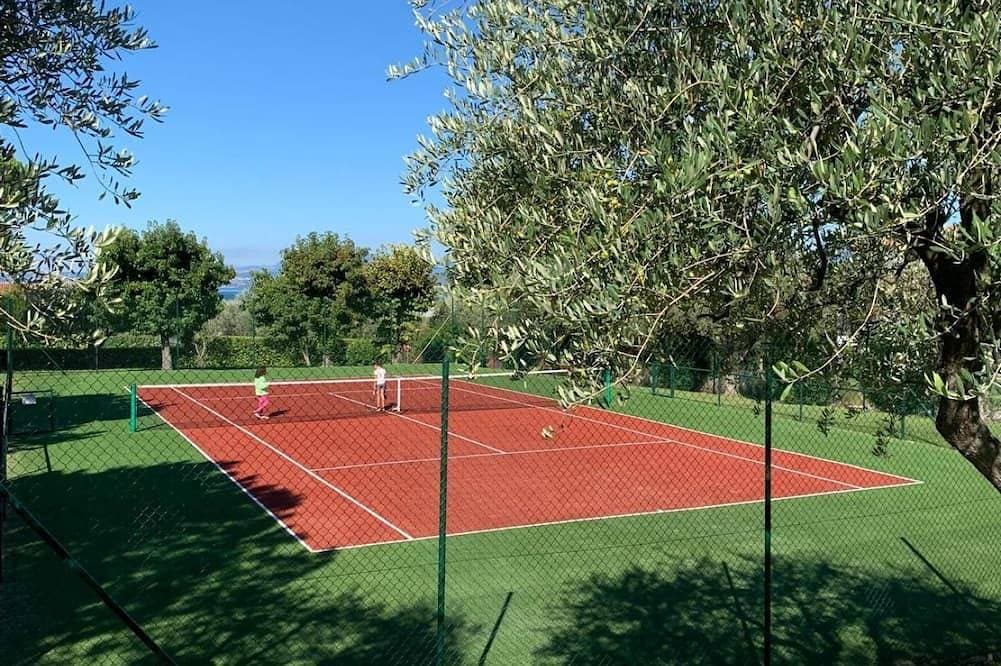 Foto 11 von 30: Tennis / Pool / Barbecue: 20 mins von Gardaland !