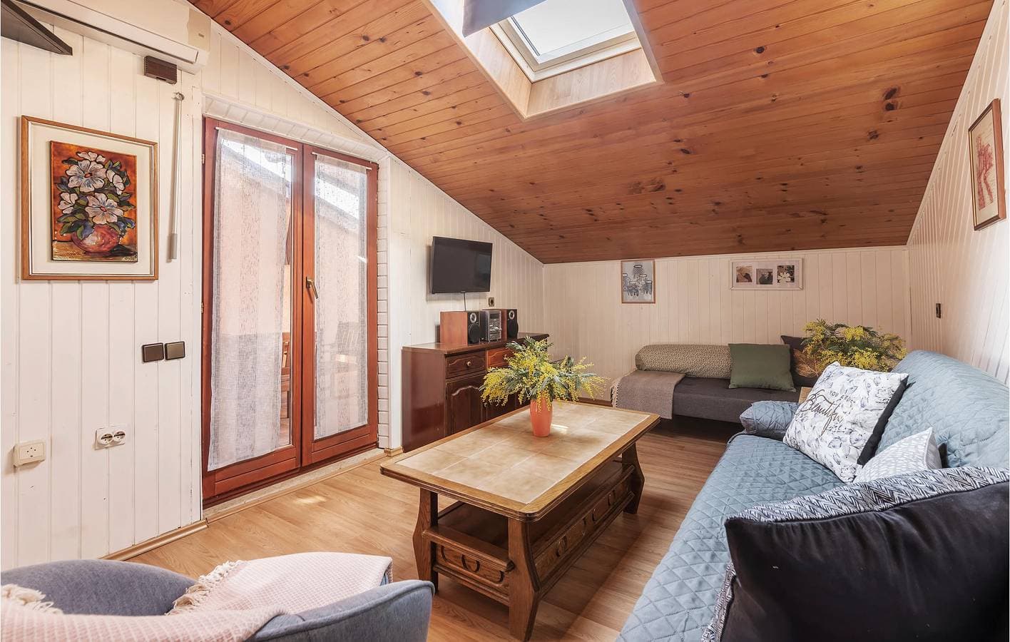 Foto 11 von 32: Gemütlich, 2,5 km vom Strand entfernt: Modernes Apartment mit 1 Schlafzimmer, Terrasse und WLAN
