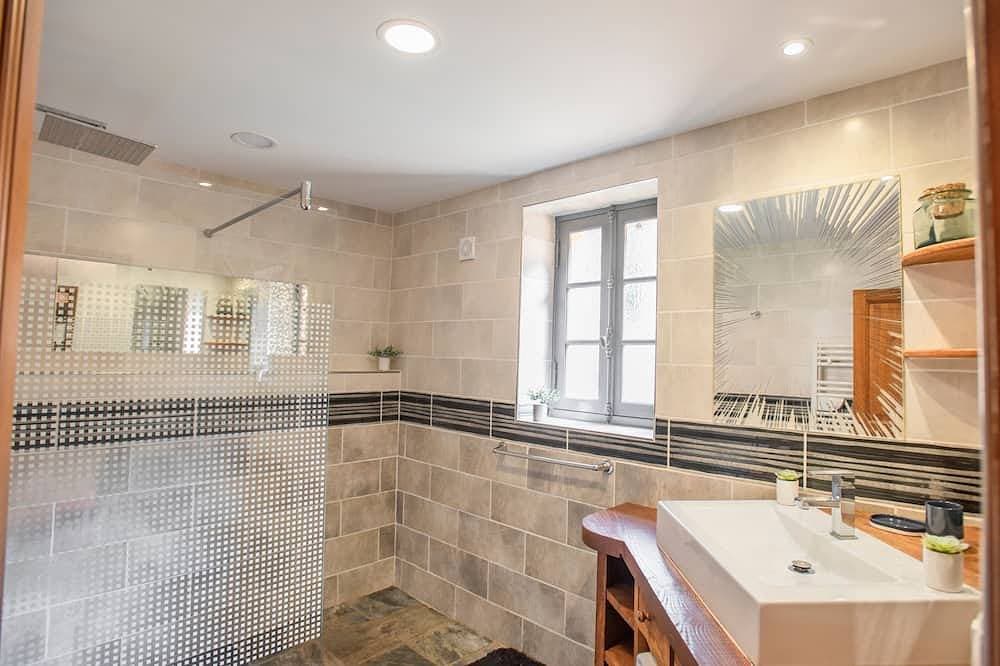 Foto 11 von 30: Großes super attraktives Haus mit privatem Pool