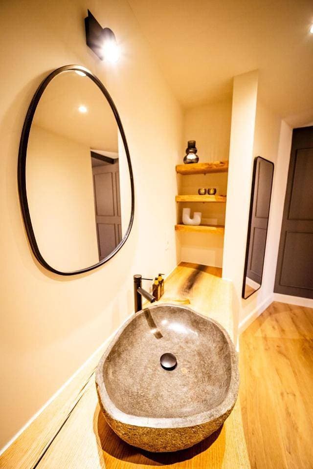 Foto 11 von 16: Double Room with Private Bathroom