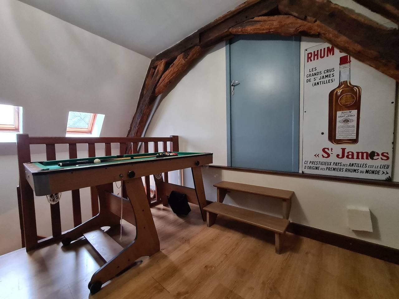 Foto 8 von 21: Gemütliches Zimmer mit Sitzecke und Frühstück