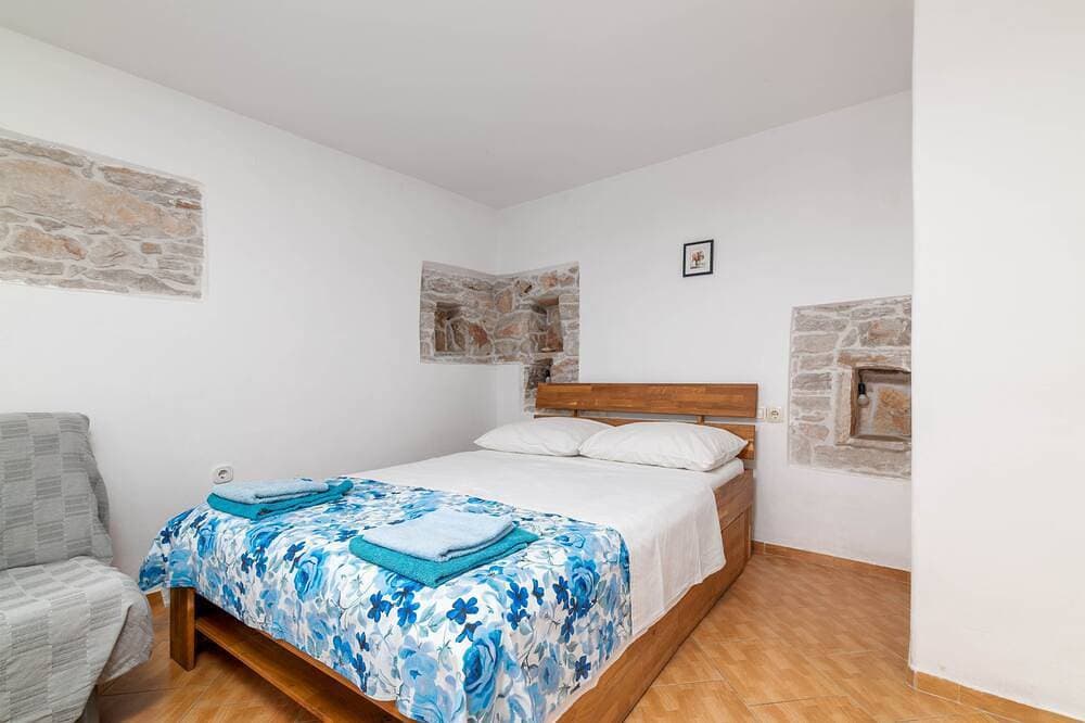 Foto 2 von 12: Studio Appartement mit Terrasse Basanija, Umag
