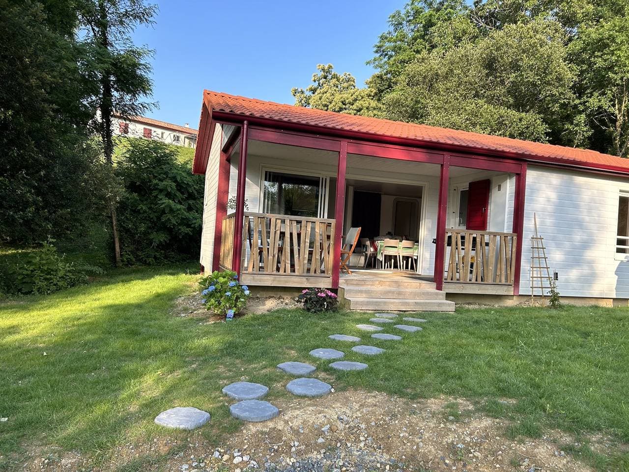 Foto 2 von 20: Charmantes Chalet mit Spa in Hasparren, 50 m², Gemeinschaftspool