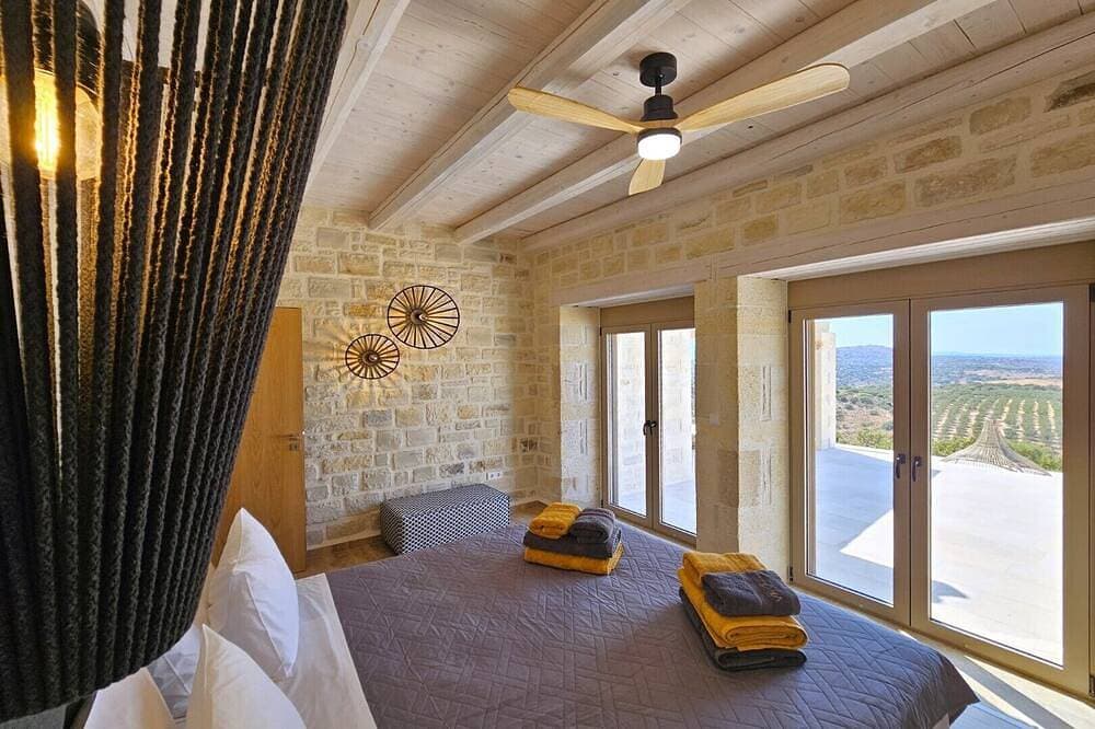 Foto 2 von 30: Villa Chalarosi, Natursteinvilla mit absolutem Weitblick mit beheizbarem Pool