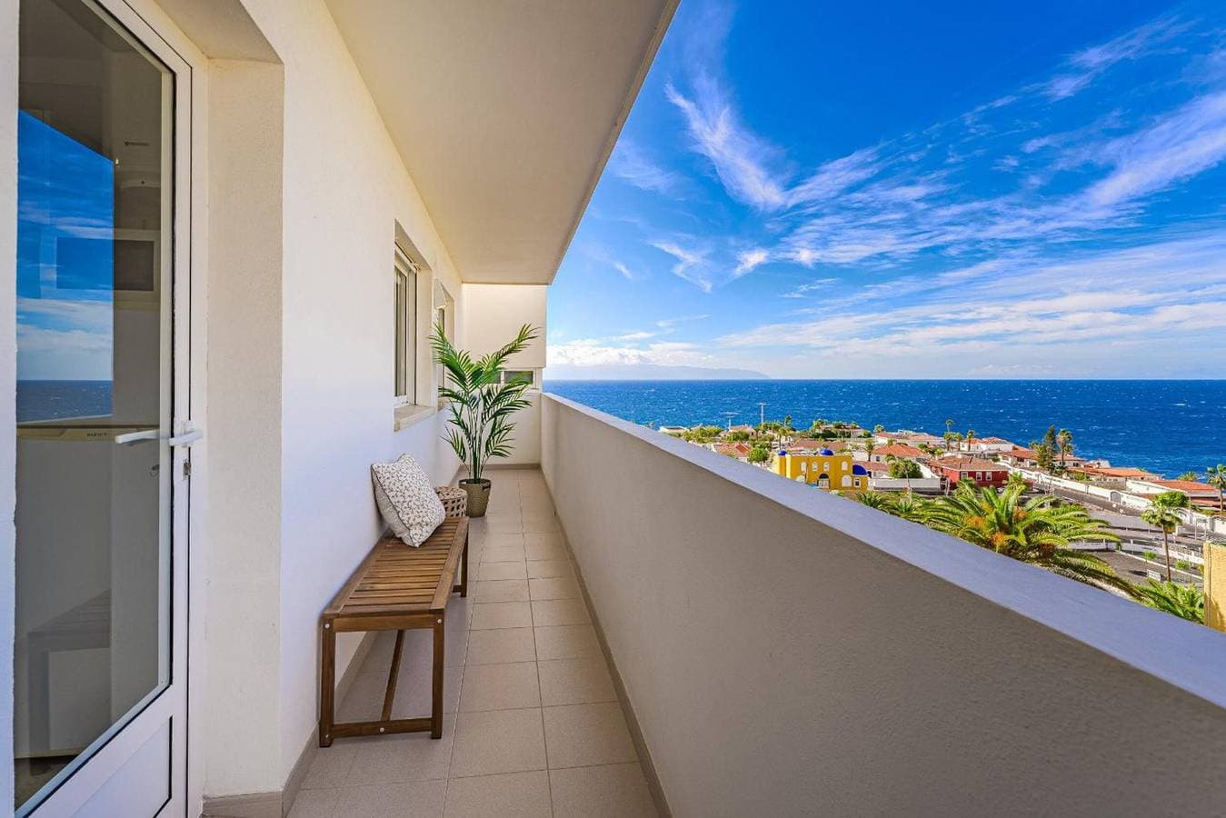 Foto 3 von 31: Ferienwohnung 'Playa La Arena 2 Bed' mit Meerblick, Balkon und WLAN