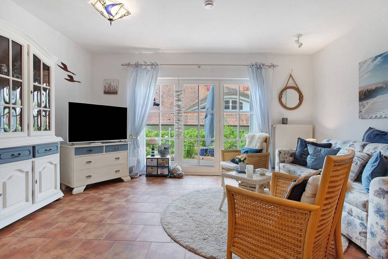 Foto 3 von 25: Ferienwohnung 'Fewo Yachthafenblick Nr 5' mit Meerblick, privater Terrasse und WLAN
