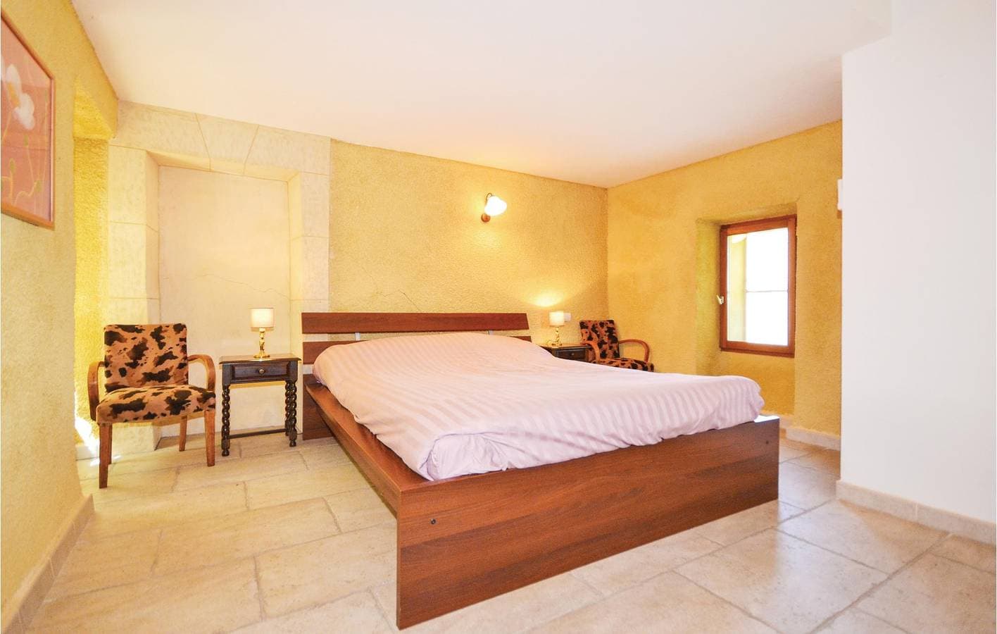 Foto 9 von 26: Wohnung mit AC, Pool & Garten - 2.5km zur Stadt