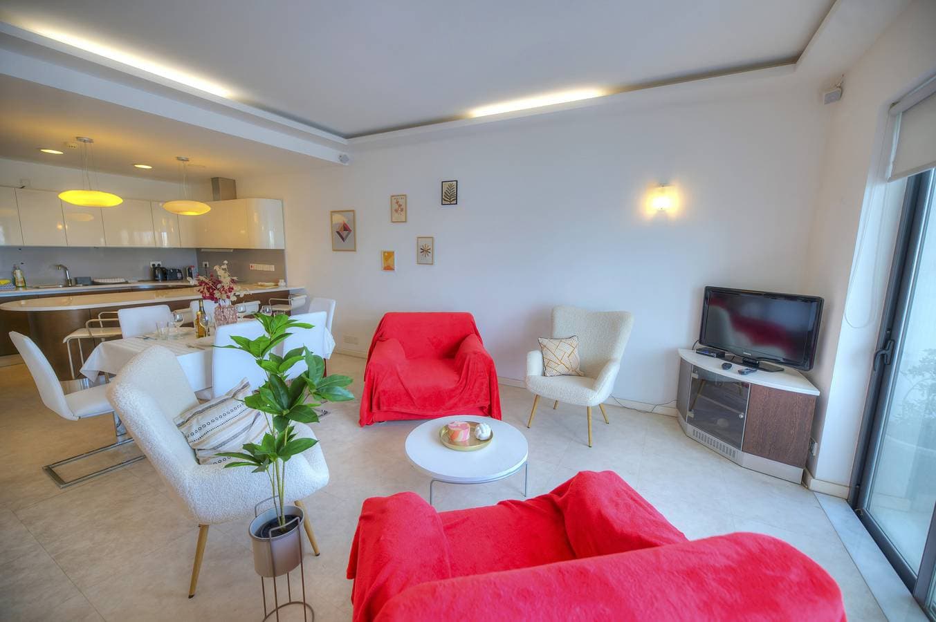 Foto 4 von 38: Ferienwohnung für 6 Personen mit Balkon