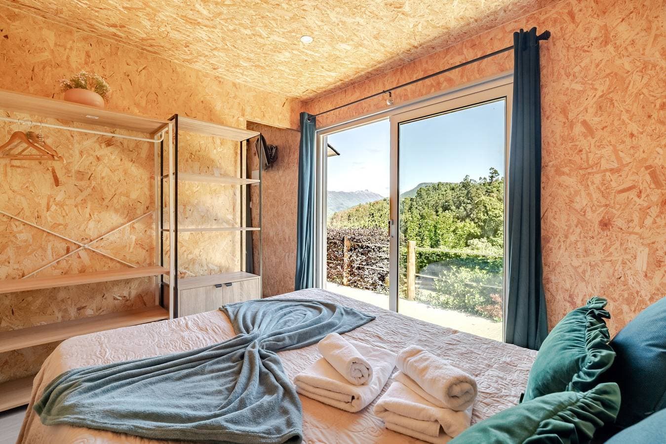 Foto 10 von 24: Bungalow 'Quintinha Da Aldida' mit Bergblick, WLAN und Klimaanlage