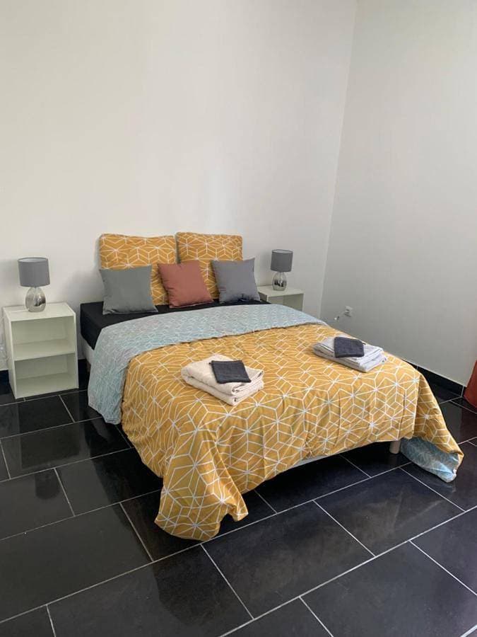 Foto 4 von 8: Double Room with Shared Bathroom