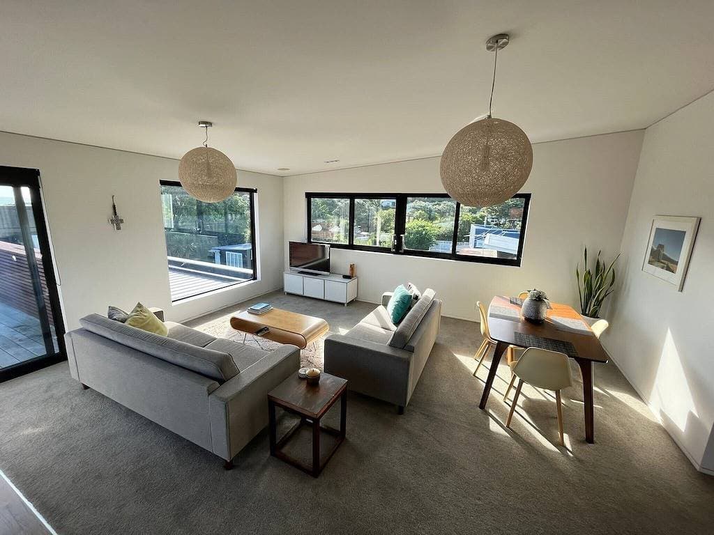 Foto 3 von 8: Moderne, große, offene 1-Zimmer-Wohnung