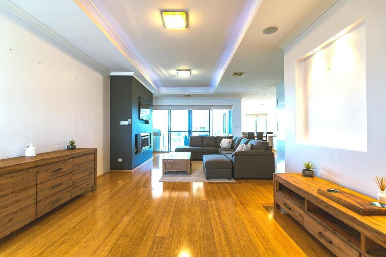 Foto 4 von 15: Three-Bedroom House