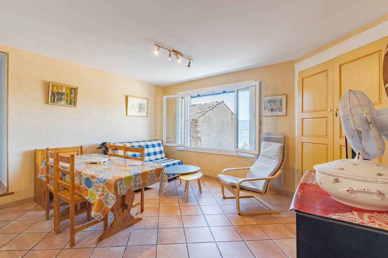 Foto 2 von 20: L'amourié, Erdgeschoss, Ferienwohnung für 4 Personen mit Seeblick