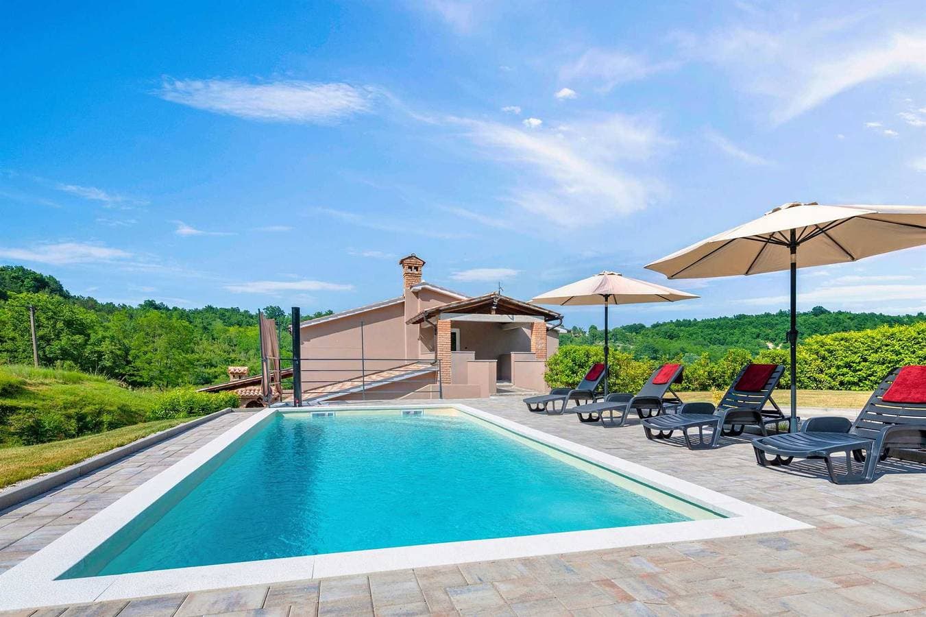 Foto 5 von 30: Familienfreundliche Villa Bonissa in einem ruhigen Dorf mit privatem Pool und großem Garten