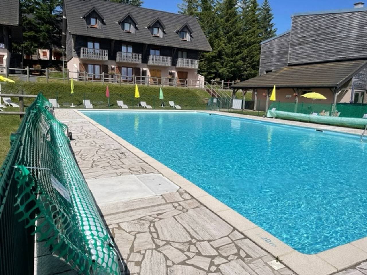 Foto 10 von 15: Zwei ruhige Zimmer mit Pool in Super-Besse