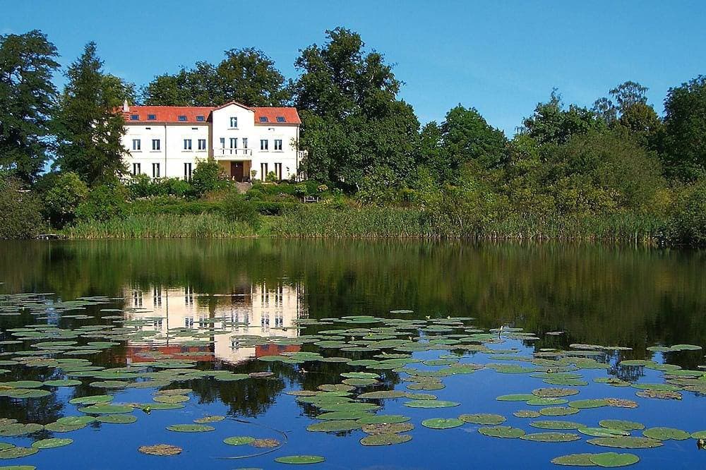 Villa am Trumpf | Appartement \"Lounge\" | Direkt am See 1