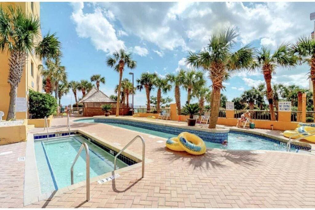 Foto 13 von 47: No Cleaning Fee! Studio, Oceanfront View, King Bed, Wow ratings!