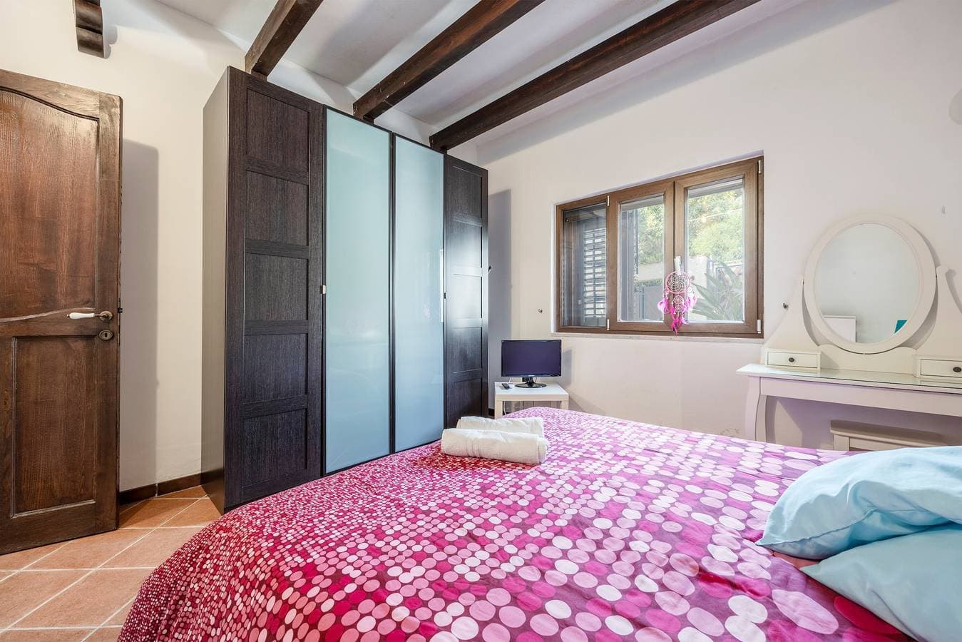 Foto 7 von 26: Villa 'Ellie' mit privatem Garten, Wi-Fi und Klimaanlage