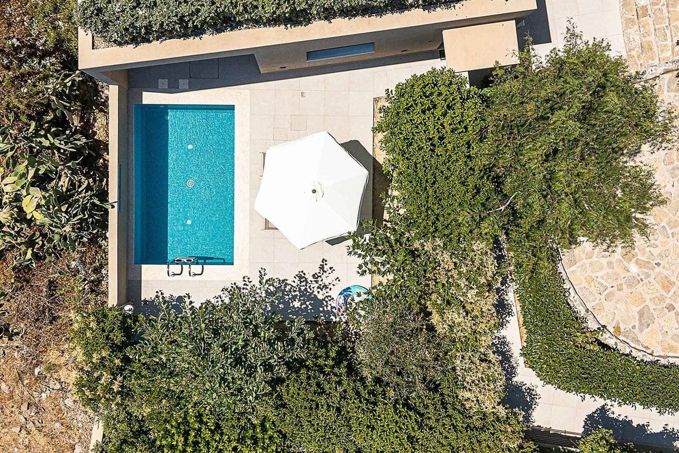 Foto 8 von 32: Villa Anthos |Luxury 1-Bedroom with Heated*  Pool!