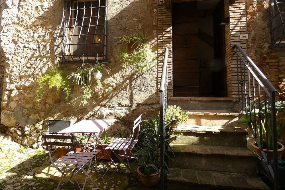 Scappo in Umbria, nel Vicolo 1
