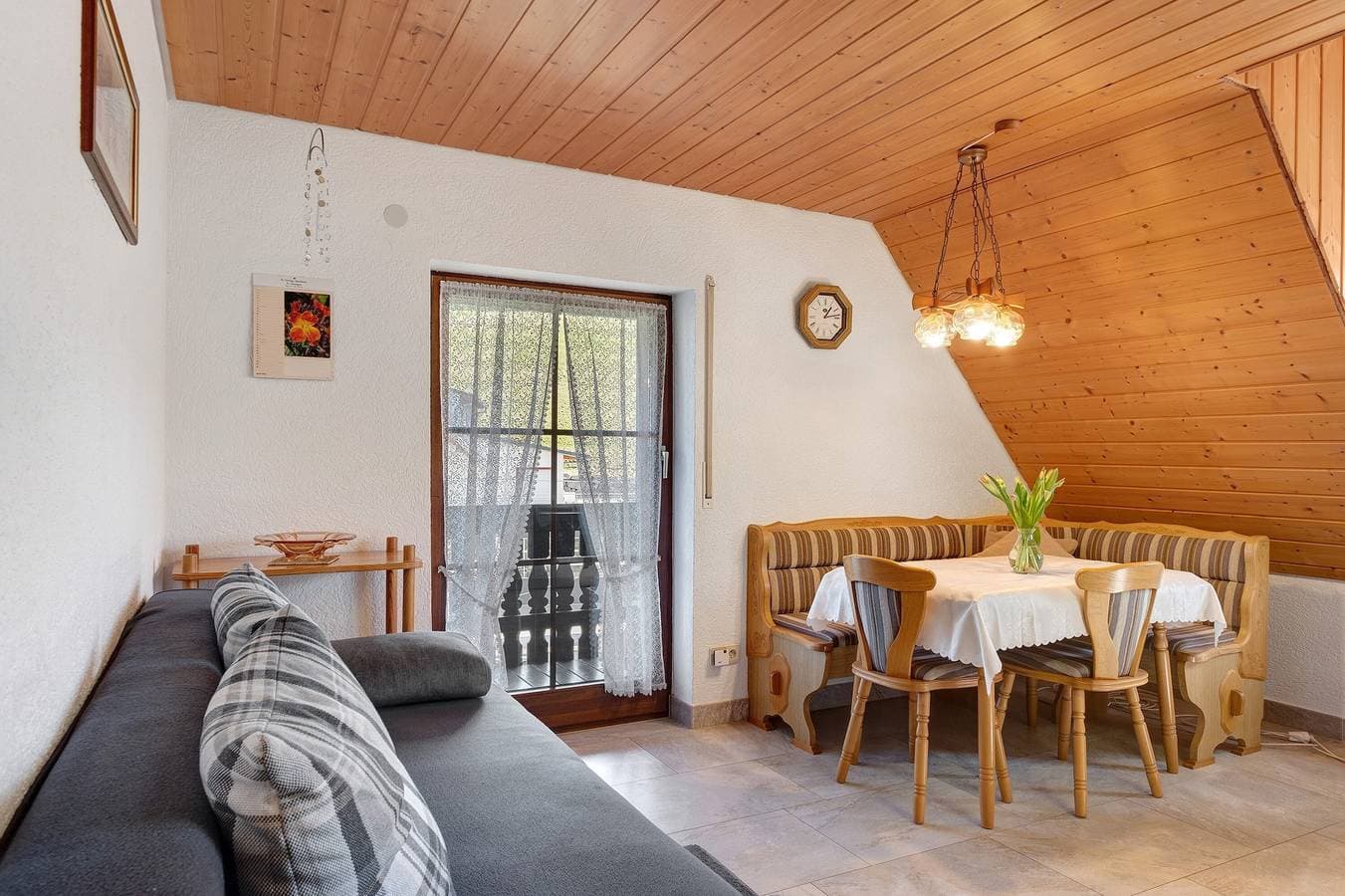 Foto 13 von 35: Ferienwohnung 'Armbruster' mit Gemeinschaftsterrasse, Gemeinschaftsgarten und Wi-Fi