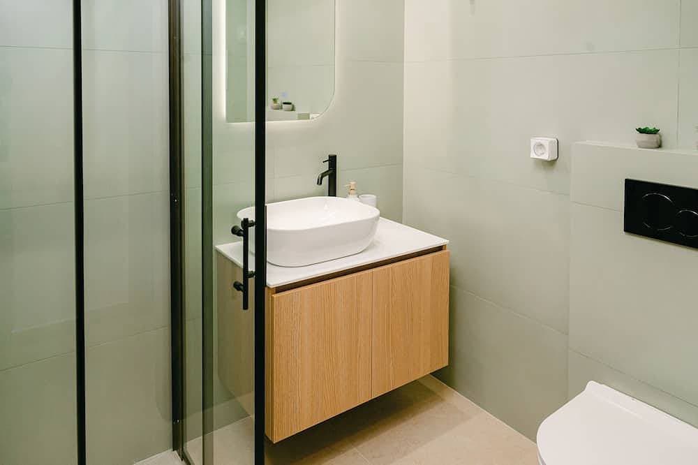 Foto 5 von 28: Spacious 2-bedroom apartment with AC in Nea Smirni