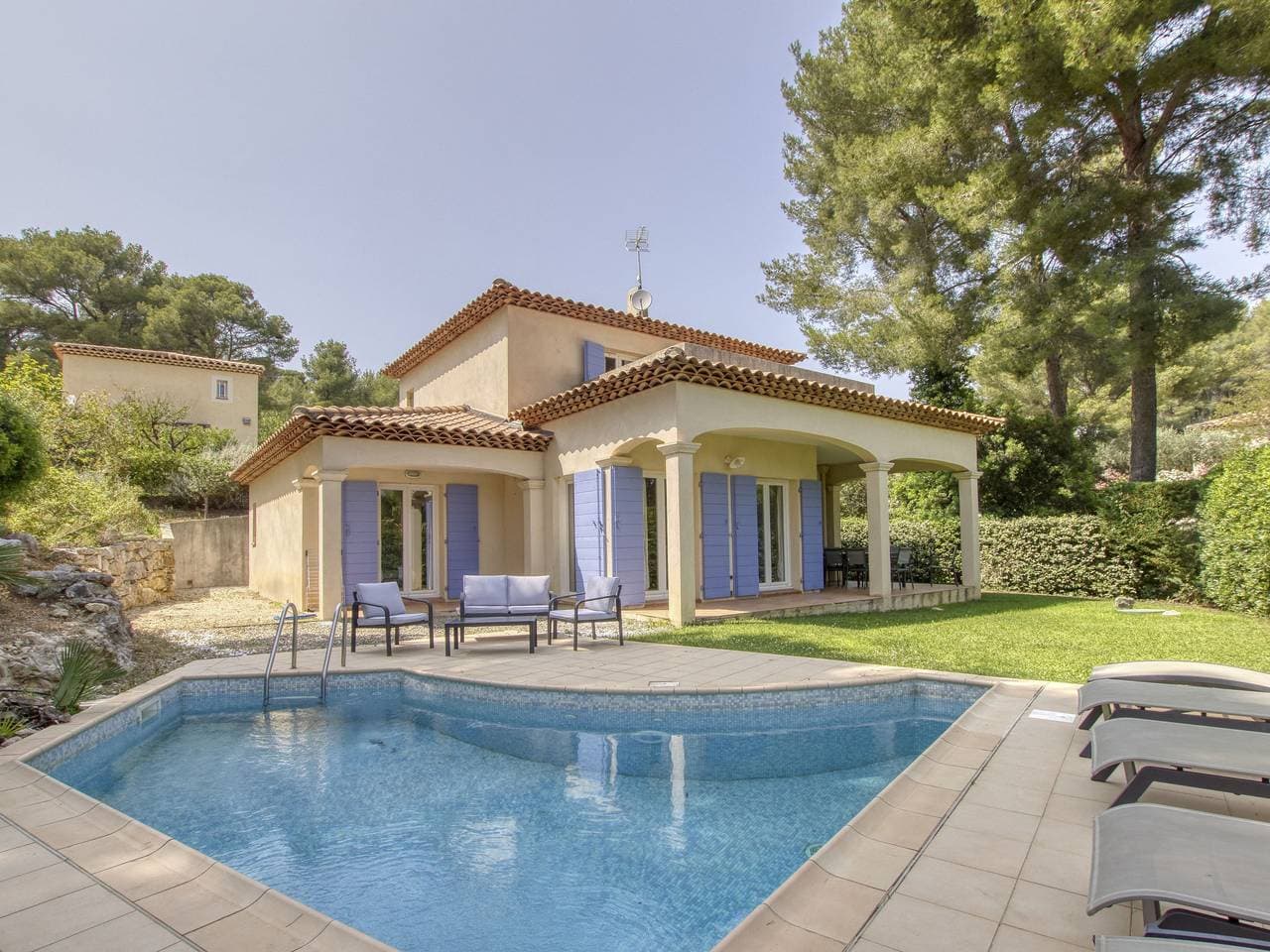 Schöne Villa Le Puit des Oliviers I 1