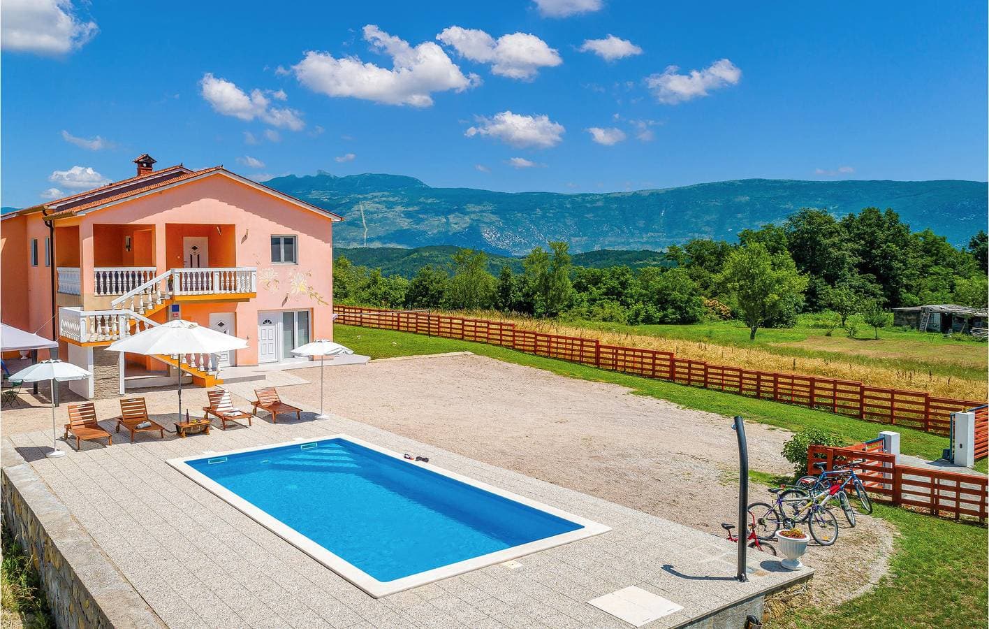 Foto 8 von 53: Sonnige 2-Zimmer-Wohnung mit Pool, WLAN und Terrasse