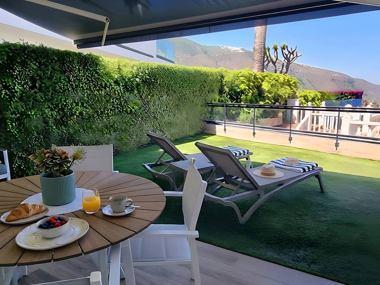 Foto 2 von 31: Haus mit privater Terrasse und beheiztem Pool
